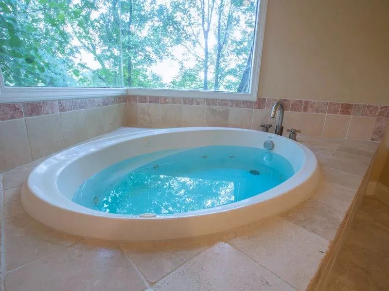 8975 Ridgemont Drive, Sandy Springs, Georgia 30350, 5 Bedrooms Bedrooms, ,5 BathroomsBathrooms,Residential,Sold,8975 Ridgemont Drive,5727231