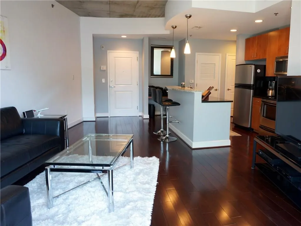950 W Peachtree Street Nw Unit 810, Atlanta, Georgia 30309, 1 Bedroom Bedrooms, ,1 BathroomBathrooms,Residential,Sold,950 W Peachtree Street Nw Unit 810,5702819
