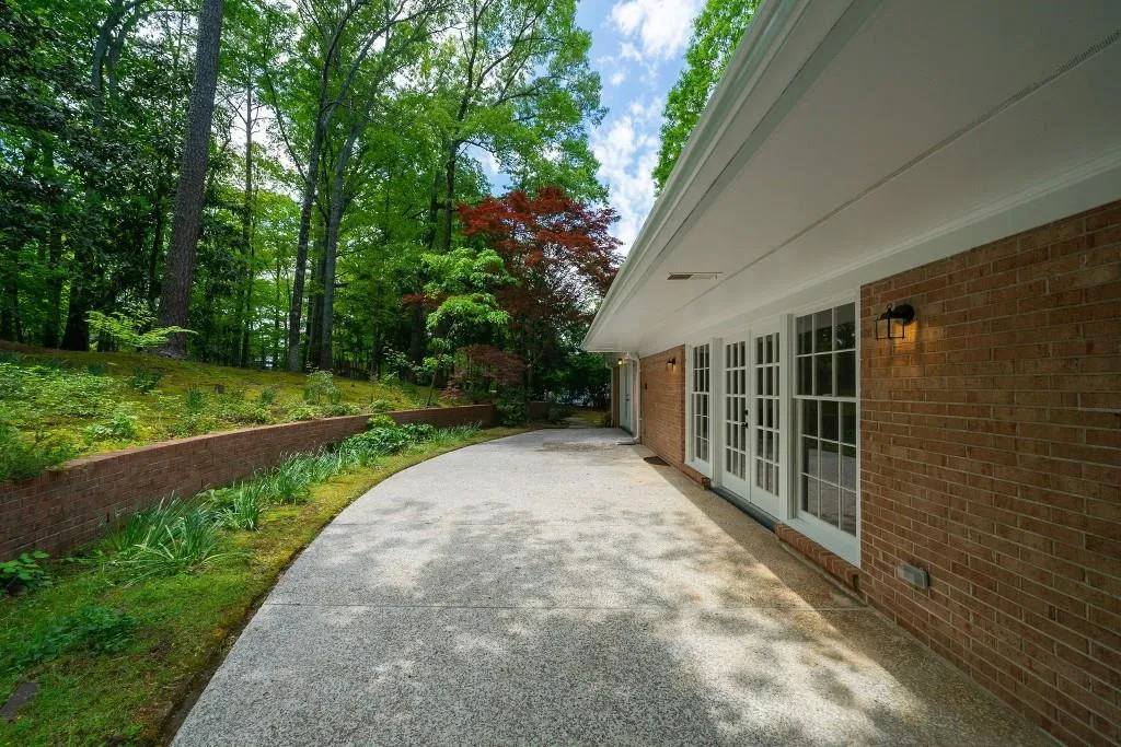 70 River Court Parkway, Sandy Springs, Georgia 30328, 5 Bedrooms Bedrooms, ,3 BathroomsBathrooms,Residential,Sold,70 River Court Parkway,6714130