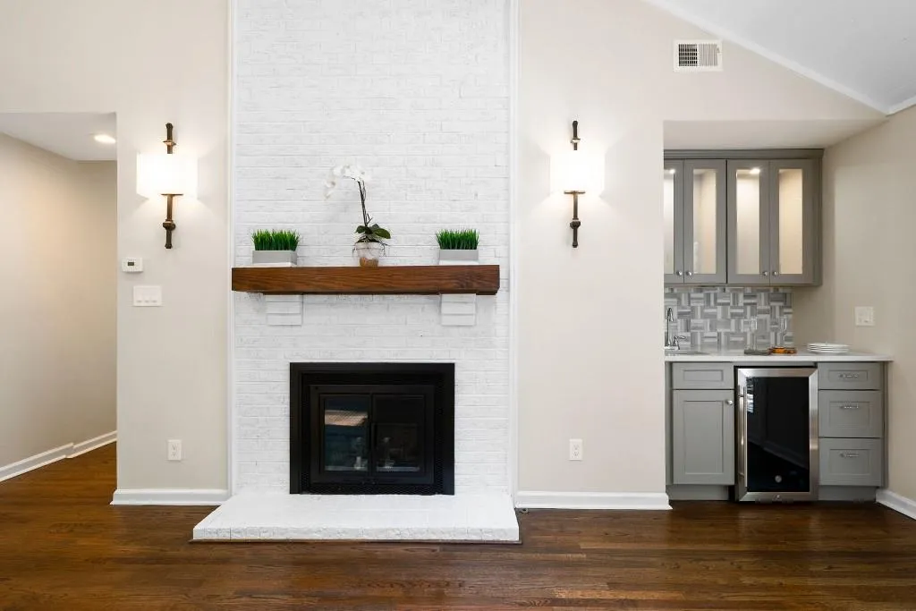 70 River Court Parkway, Sandy Springs, Georgia 30328, 5 Bedrooms Bedrooms, ,3 BathroomsBathrooms,Residential,Sold,70 River Court Parkway,6714130