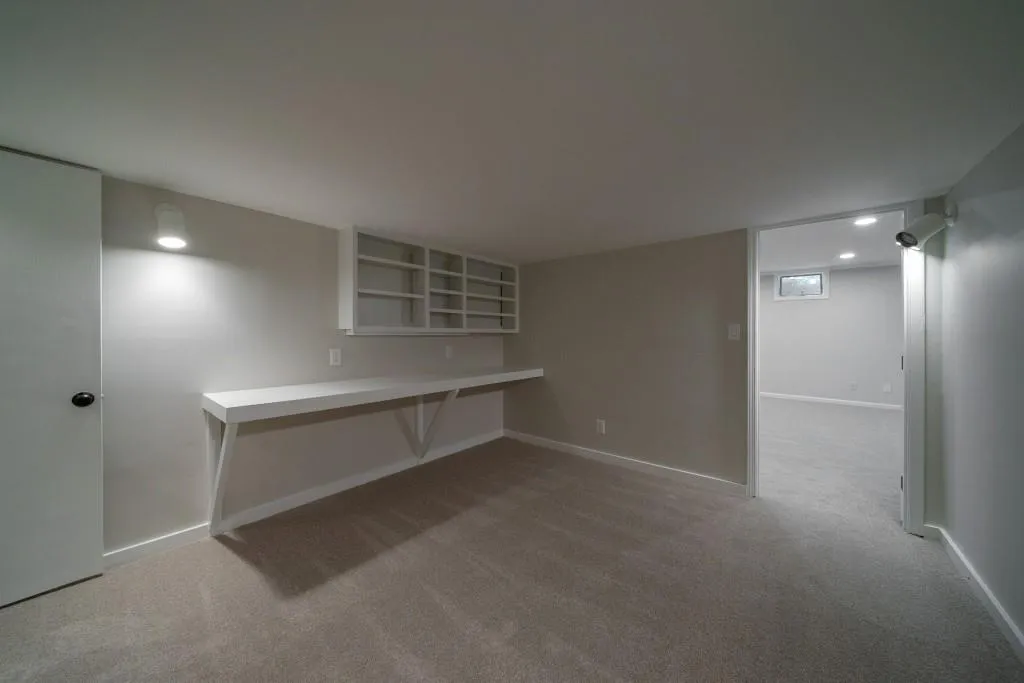 70 River Court Parkway, Sandy Springs, Georgia 30328, 5 Bedrooms Bedrooms, ,3 BathroomsBathrooms,Residential,Sold,70 River Court Parkway,6714130