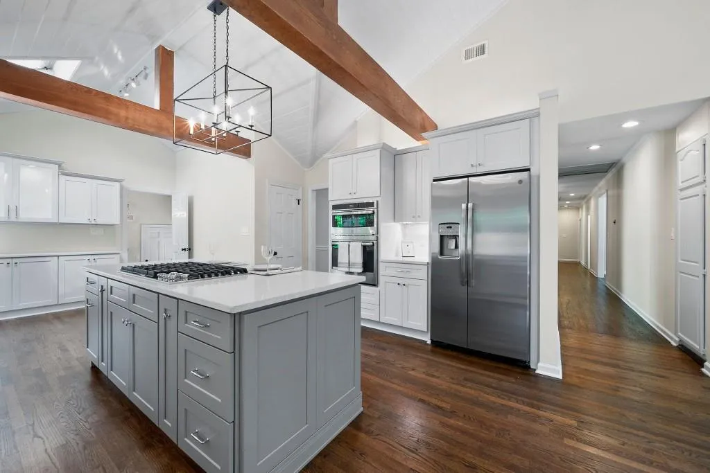 70 River Court Parkway, Sandy Springs, Georgia 30328, 5 Bedrooms Bedrooms, ,3 BathroomsBathrooms,Residential,Sold,70 River Court Parkway,6714130