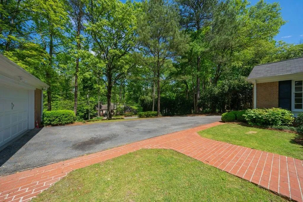70 River Court Parkway, Sandy Springs, Georgia 30328, 5 Bedrooms Bedrooms, ,3 BathroomsBathrooms,Residential,Sold,70 River Court Parkway,6714130
