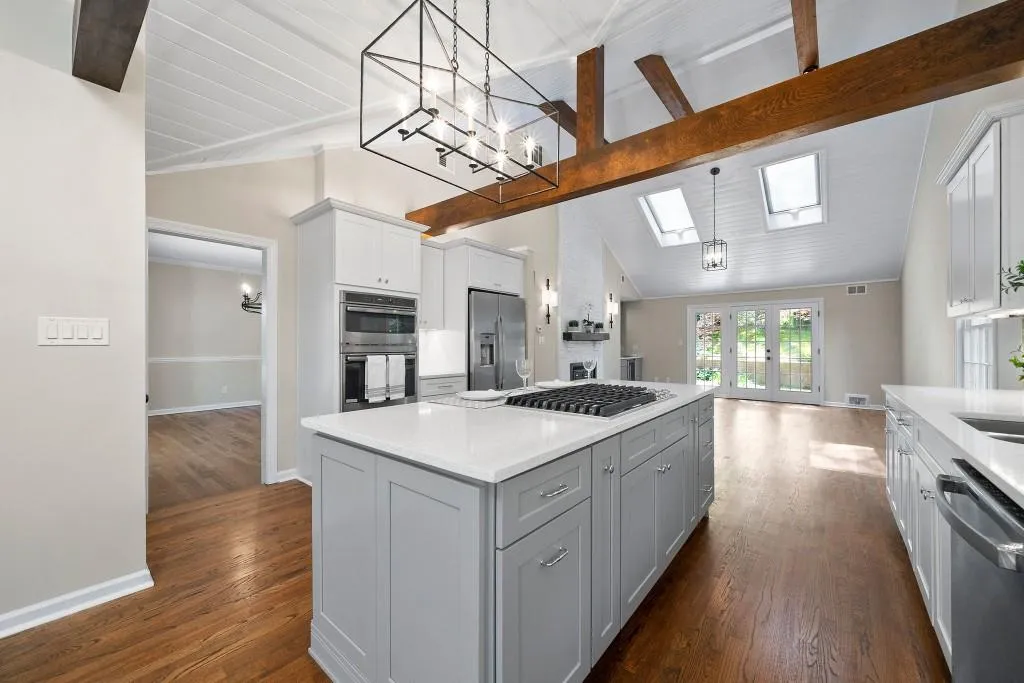 70 River Court Parkway, Sandy Springs, Georgia 30328, 5 Bedrooms Bedrooms, ,3 BathroomsBathrooms,Residential,Sold,70 River Court Parkway,6714130