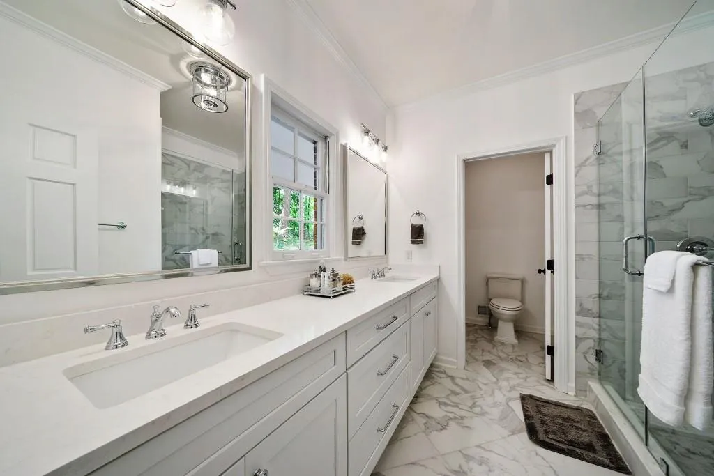 70 River Court Parkway, Sandy Springs, Georgia 30328, 5 Bedrooms Bedrooms, ,3 BathroomsBathrooms,Residential,Sold,70 River Court Parkway,6714130
