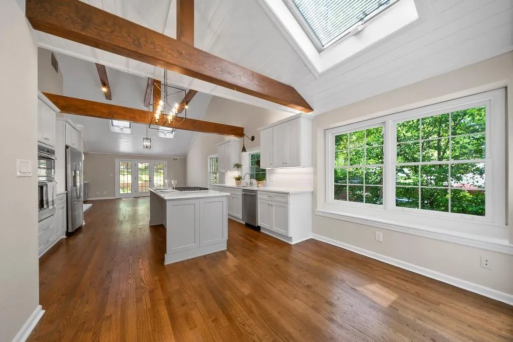 70 River Court Parkway, Sandy Springs, Georgia 30328, 5 Bedrooms Bedrooms, ,3 BathroomsBathrooms,Residential,Sold,70 River Court Parkway,6714130