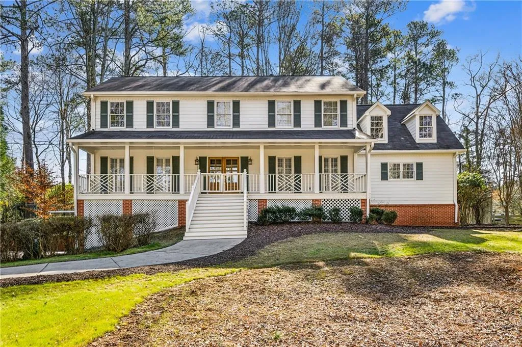 9570 Roberts Drive, Sandy Springs, Georgia 30350, 4 Bedrooms Bedrooms, ,3 BathroomsBathrooms,Residential,For Sale,9570 Roberts Drive,7710717