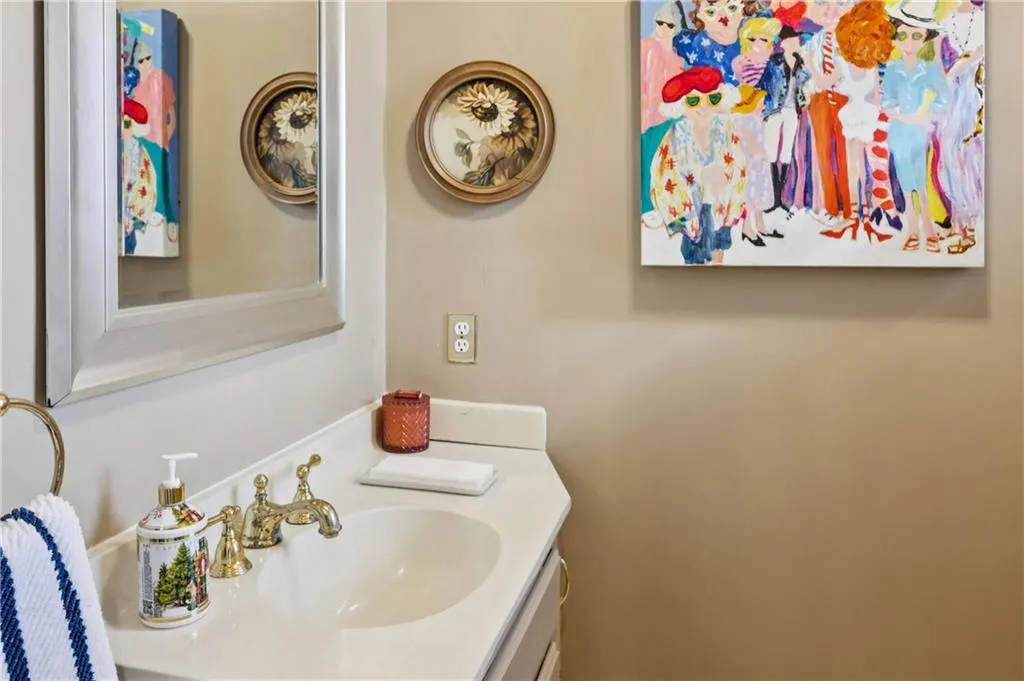 9570 Roberts Drive, Sandy Springs, Georgia 30350, 4 Bedrooms Bedrooms, ,3 BathroomsBathrooms,Residential,For Sale,9570 Roberts Drive,7710717