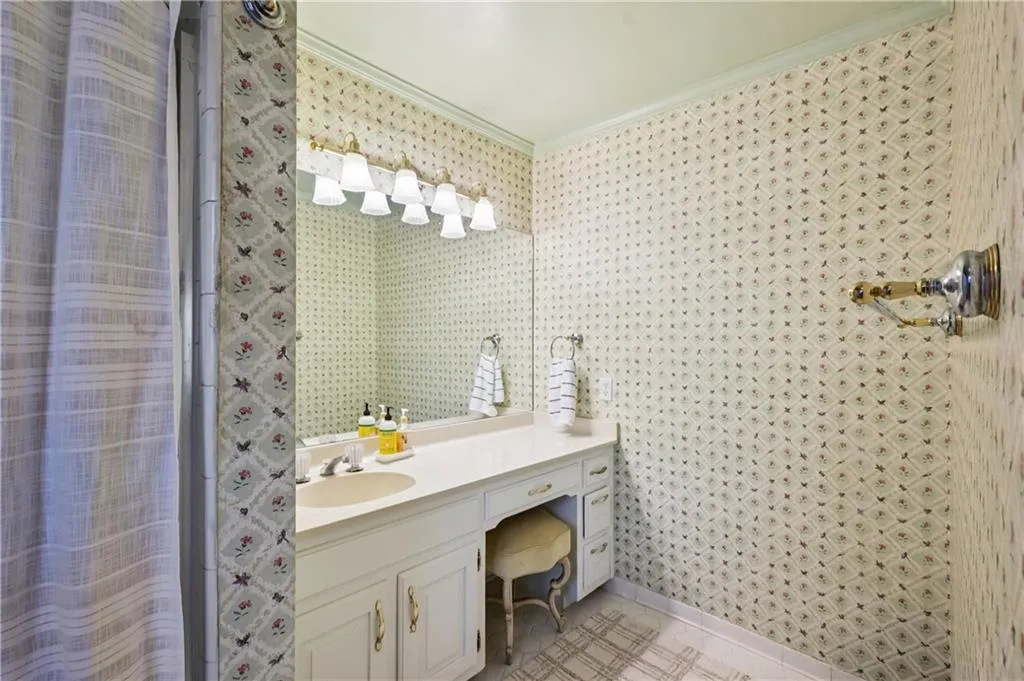 9570 Roberts Drive, Sandy Springs, Georgia 30350, 4 Bedrooms Bedrooms, ,3 BathroomsBathrooms,Residential,For Sale,9570 Roberts Drive,7710717