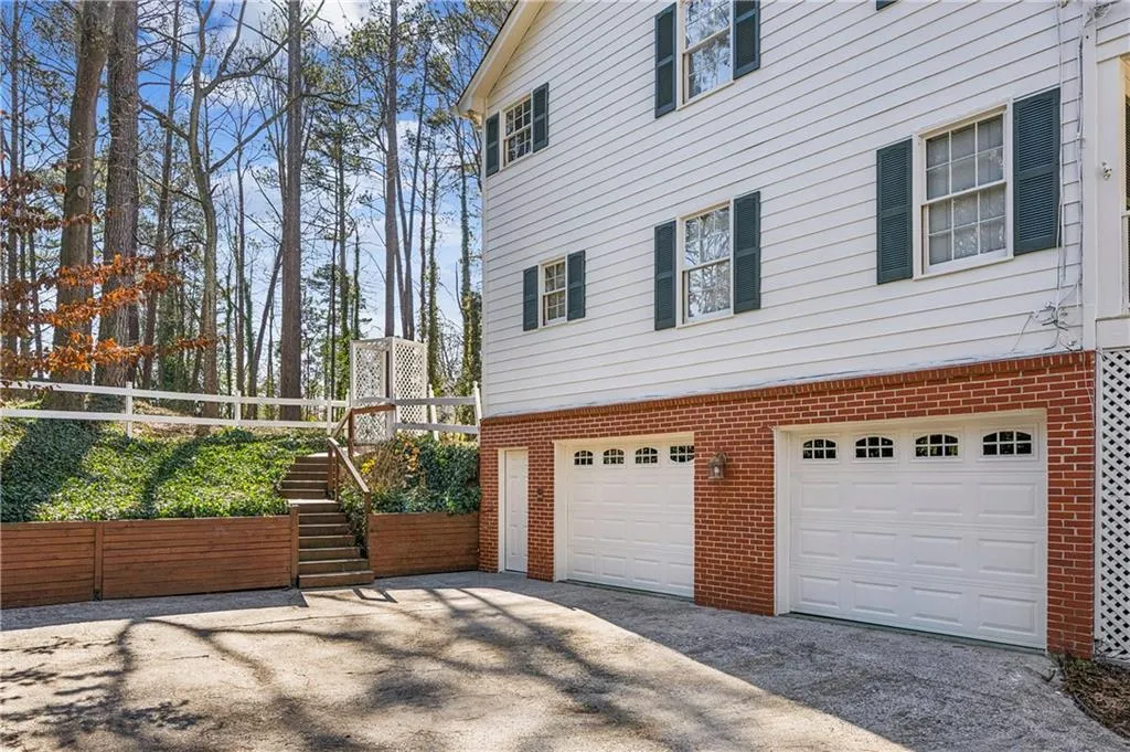 9570 Roberts Drive, Sandy Springs, Georgia 30350, 4 Bedrooms Bedrooms, ,3 BathroomsBathrooms,Residential,For Sale,9570 Roberts Drive,7710717