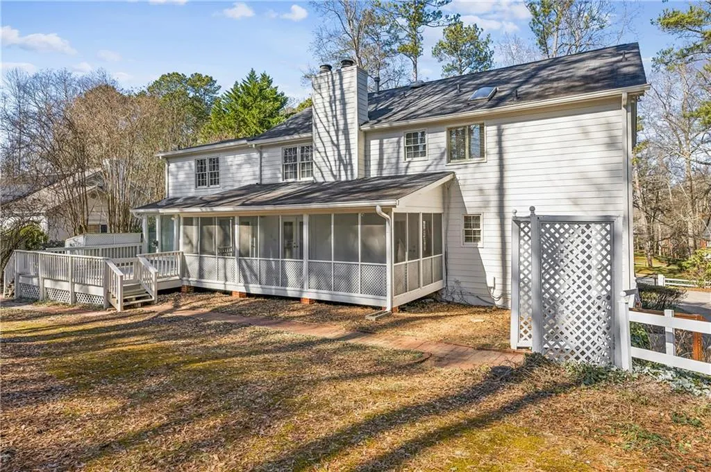 9570 Roberts Drive, Sandy Springs, Georgia 30350, 4 Bedrooms Bedrooms, ,3 BathroomsBathrooms,Residential,For Sale,9570 Roberts Drive,7710717