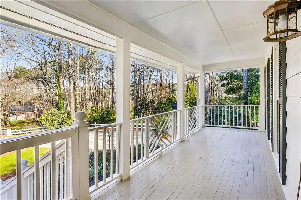 9570 Roberts Drive, Sandy Springs, Georgia 30350, 4 Bedrooms Bedrooms, ,3 BathroomsBathrooms,Residential,For Sale,9570 Roberts Drive,7710717