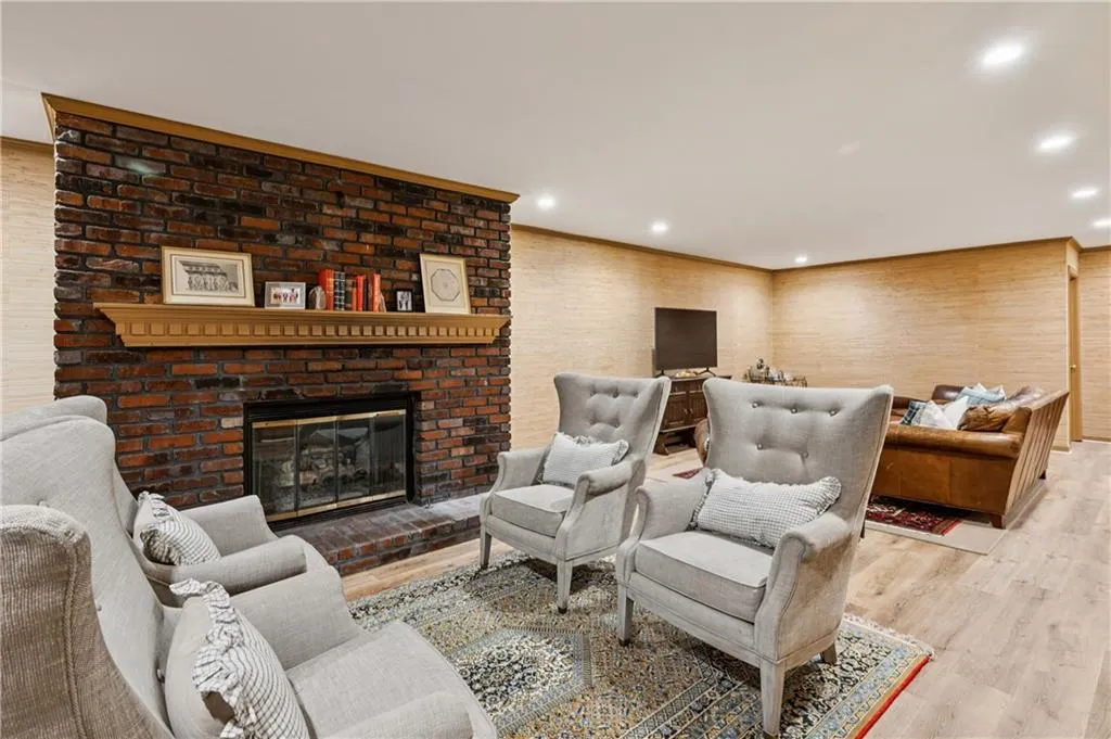 9570 Roberts Drive, Sandy Springs, Georgia 30350, 4 Bedrooms Bedrooms, ,3 BathroomsBathrooms,Residential,For Sale,9570 Roberts Drive,7710717
