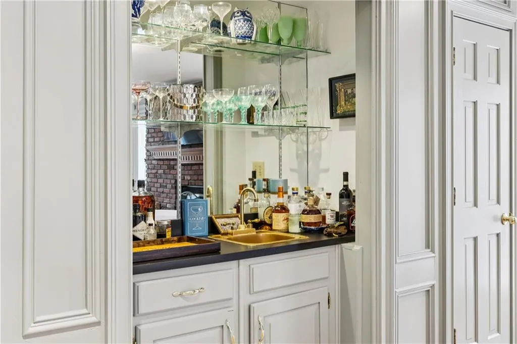 9570 Roberts Drive, Sandy Springs, Georgia 30350, 4 Bedrooms Bedrooms, ,3 BathroomsBathrooms,Residential,For Sale,9570 Roberts Drive,7710717