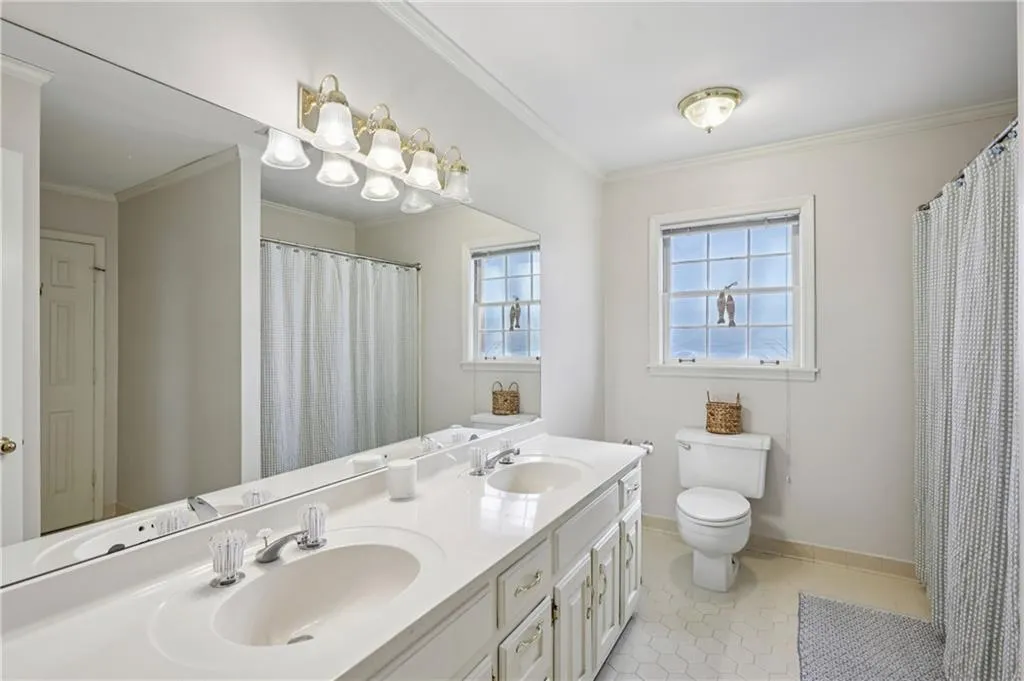 9570 Roberts Drive, Sandy Springs, Georgia 30350, 4 Bedrooms Bedrooms, ,3 BathroomsBathrooms,Residential,For Sale,9570 Roberts Drive,7710717