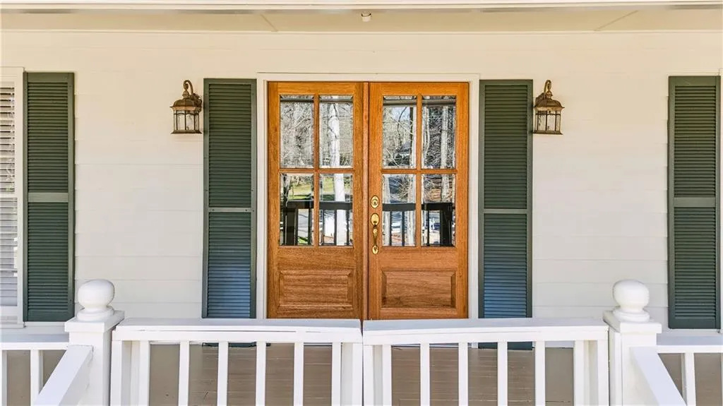 9570 Roberts Drive, Sandy Springs, Georgia 30350, 4 Bedrooms Bedrooms, ,3 BathroomsBathrooms,Residential,For Sale,9570 Roberts Drive,7710717