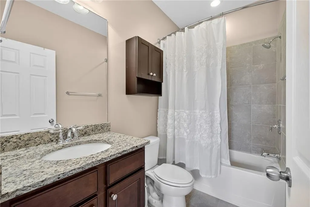 137 Barkley Lane, Atlanta, Georgia 30328, 3 Bedrooms Bedrooms, ,3 BathroomsBathrooms,Residential,For Sale,137 Barkley Lane,7631462