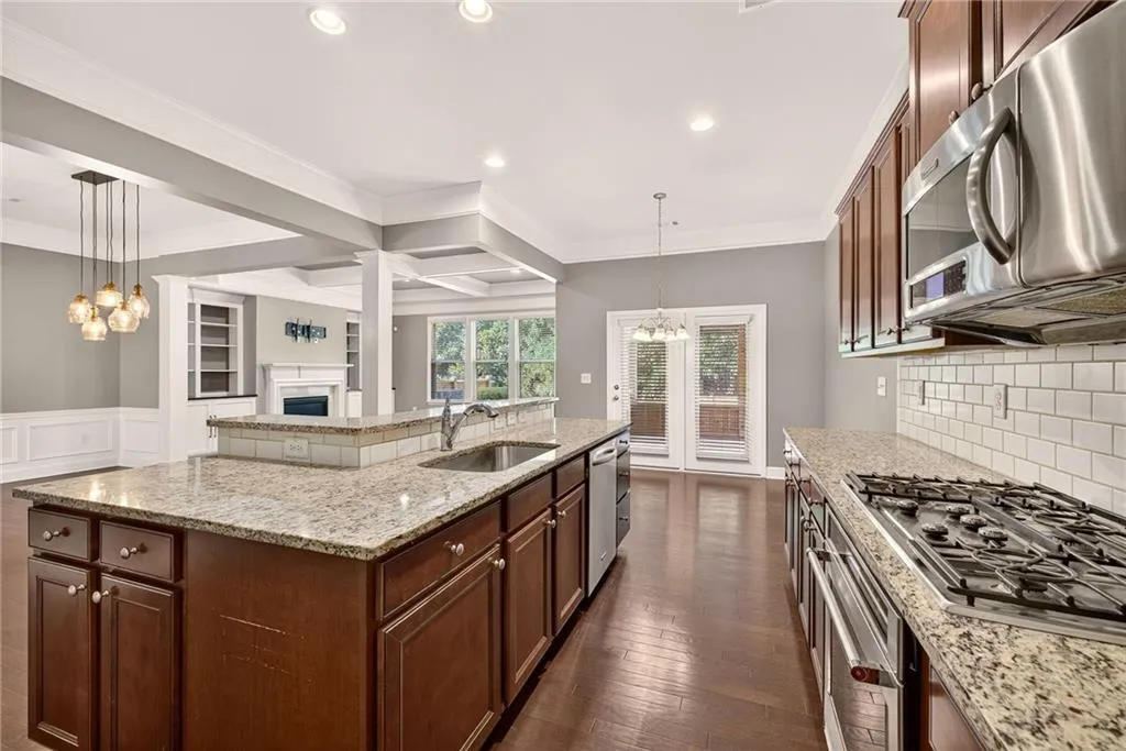 137 Barkley Lane, Atlanta, Georgia 30328, 3 Bedrooms Bedrooms, ,3 BathroomsBathrooms,Residential,For Sale,137 Barkley Lane,7631462