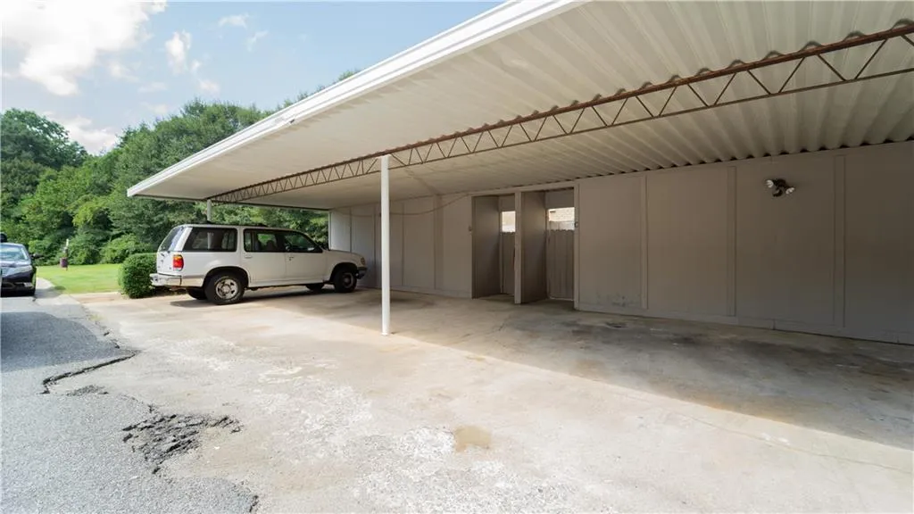 380 N River Parkway Unit C, Sandy Springs, Georgia 30350, 3 Bedrooms Bedrooms, ,2 BathroomsBathrooms,Residential,Sold,380 N River Parkway Unit C,6775549