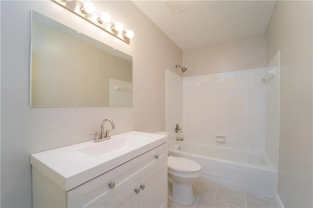 380 N River Parkway Unit C, Sandy Springs, Georgia 30350, 3 Bedrooms Bedrooms, ,2 BathroomsBathrooms,Residential,Sold,380 N River Parkway Unit C,6775549