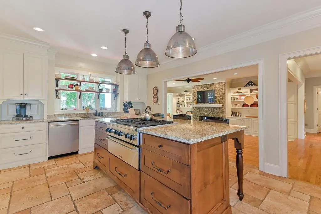 310 Rumford Point, Sandy Springs, Georgia 30350, 6 Bedrooms Bedrooms, ,5 BathroomsBathrooms,Residential,Sold,310 Rumford Point,6607282