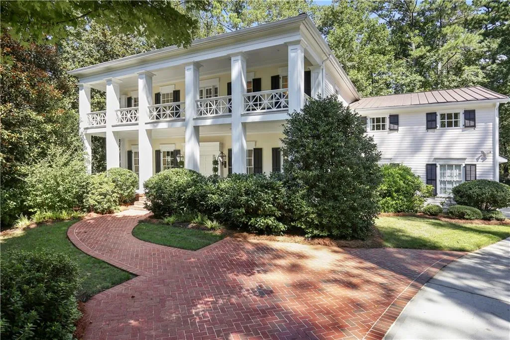 3215 Rilman Road Nw, Atlanta, Georgia 30327, 5 Bedrooms Bedrooms, ,5 BathroomsBathrooms,Residential,Sold,3215 Rilman Road Nw,6505185