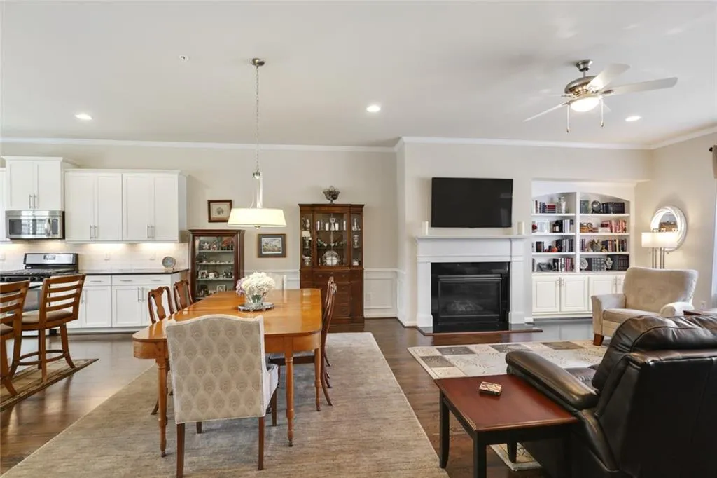 950 Opelousas Way, Atlanta, Georgia 30328, 3 Bedrooms Bedrooms, ,3 BathroomsBathrooms,Residential,Sold,950 Opelousas Way,6805308