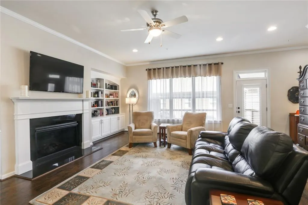 950 Opelousas Way, Atlanta, Georgia 30328, 3 Bedrooms Bedrooms, ,3 BathroomsBathrooms,Residential,Sold,950 Opelousas Way,6805308