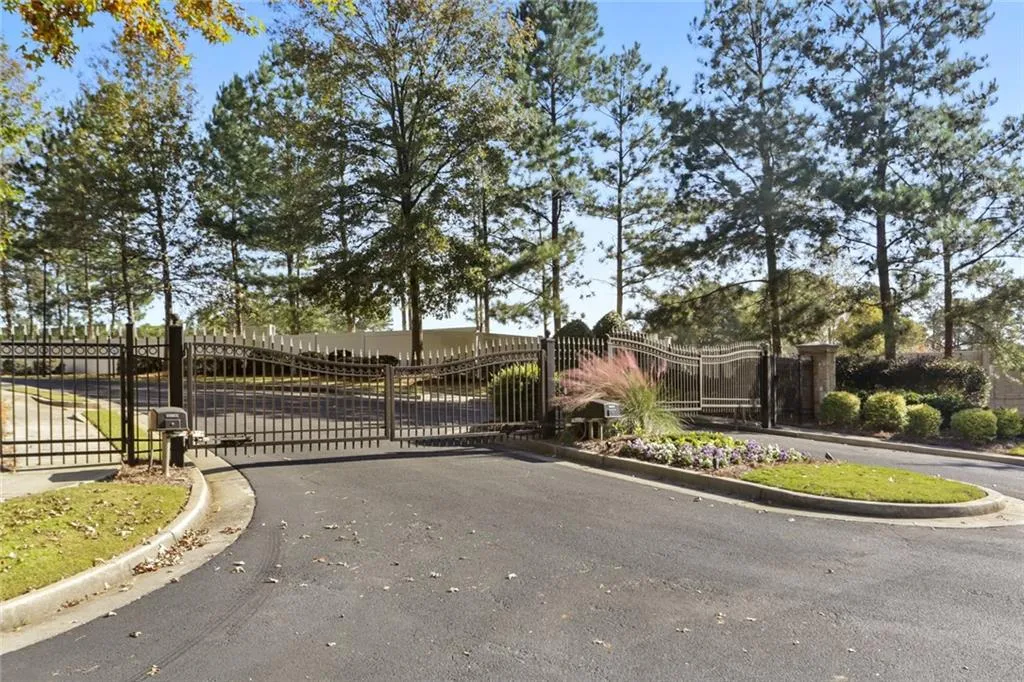 950 Opelousas Way, Atlanta, Georgia 30328, 3 Bedrooms Bedrooms, ,3 BathroomsBathrooms,Residential,Sold,950 Opelousas Way,6805308