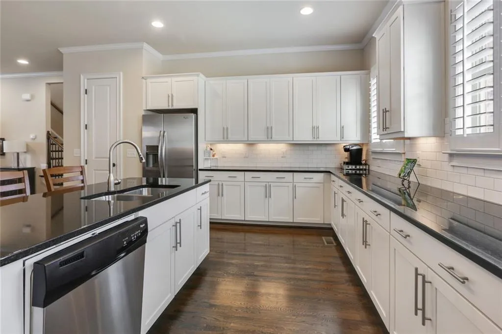 950 Opelousas Way, Atlanta, Georgia 30328, 3 Bedrooms Bedrooms, ,3 BathroomsBathrooms,Residential,Sold,950 Opelousas Way,6805308
