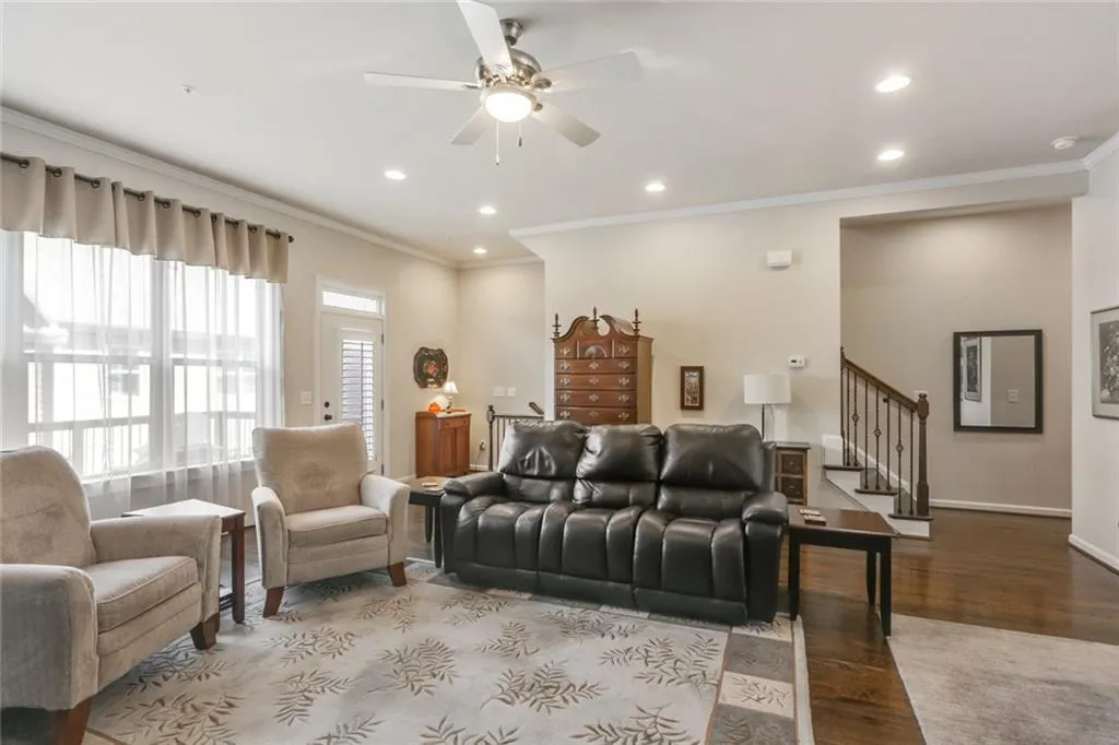 950 Opelousas Way, Atlanta, Georgia 30328, 3 Bedrooms Bedrooms, ,3 BathroomsBathrooms,Residential,Sold,950 Opelousas Way,6805308