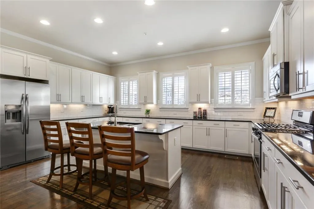 950 Opelousas Way, Atlanta, Georgia 30328, 3 Bedrooms Bedrooms, ,3 BathroomsBathrooms,Residential,Sold,950 Opelousas Way,6805308