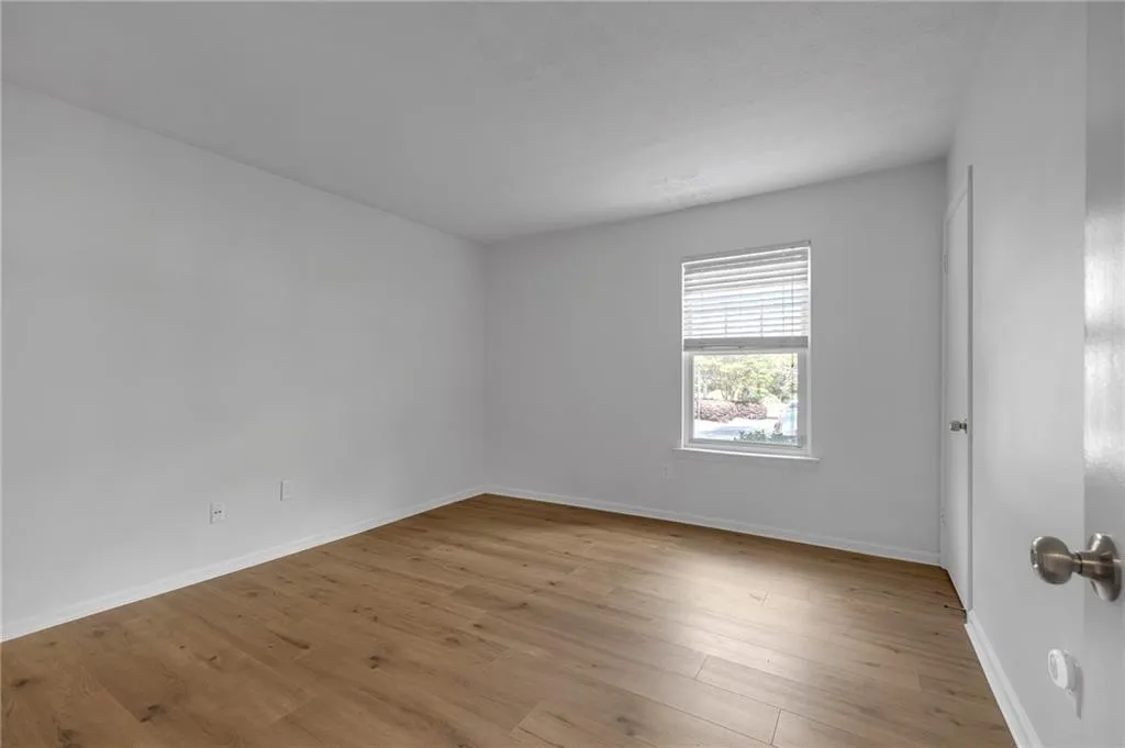 1150 Collier Road Nw Unit 2j, Atlanta, Georgia 30318, 2 Bedrooms Bedrooms, 0 ,2 BathroomsBathrooms,Residential,For Sale,1150 Collier Road Nw Unit 2j,7655340