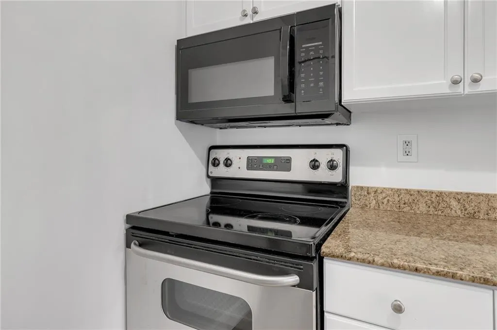 1150 Collier Road Nw Unit 2j, Atlanta, Georgia 30318, 2 Bedrooms Bedrooms, 0 ,2 BathroomsBathrooms,Residential,For Sale,1150 Collier Road Nw Unit 2j,7655340