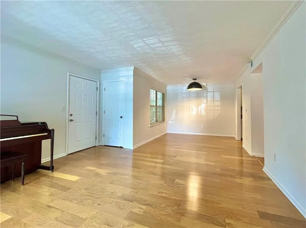 1150 Collier Road Nw Unit 2j, Atlanta, Georgia 30318, 2 Bedrooms Bedrooms, ,2 BathroomsBathrooms,Residential,For Sale,1150 Collier Road Nw Unit 2j,7655340
