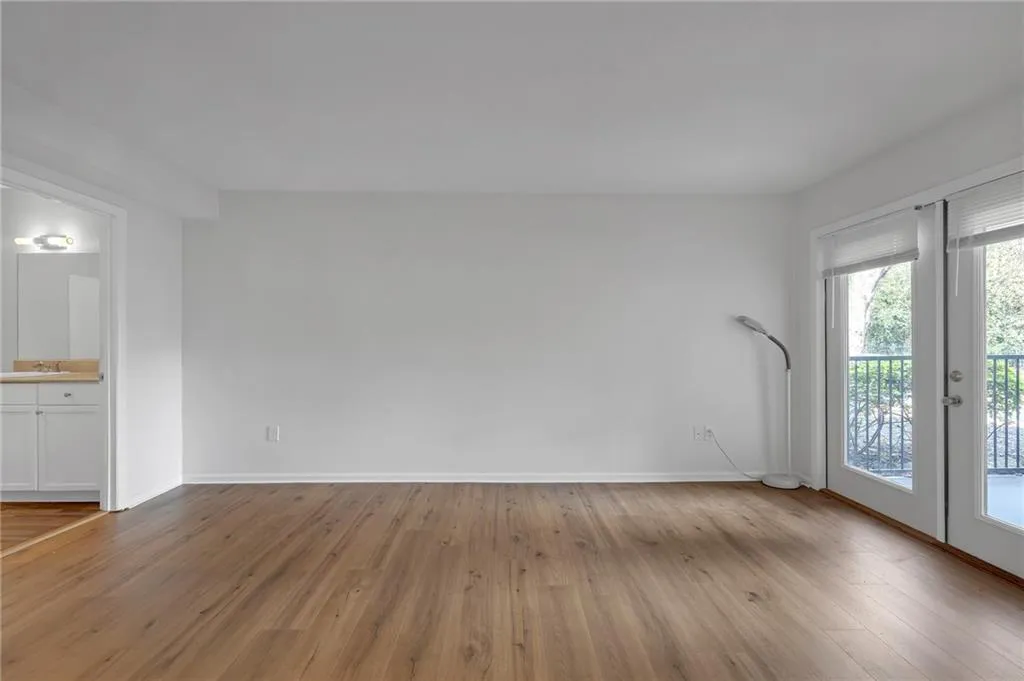 1150 Collier Road Nw Unit 2j, Atlanta, Georgia 30318, 2 Bedrooms Bedrooms, 0 ,2 BathroomsBathrooms,Residential,For Sale,1150 Collier Road Nw Unit 2j,7655340
