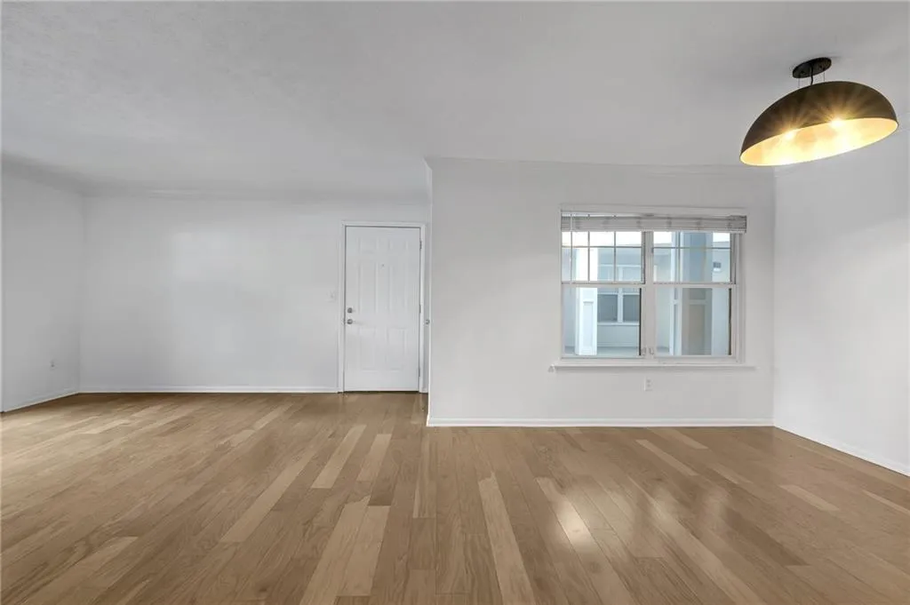 1150 Collier Road Nw Unit 2j, Atlanta, Georgia 30318, 2 Bedrooms Bedrooms, 0 ,2 BathroomsBathrooms,Residential,For Sale,1150 Collier Road Nw Unit 2j,7655340