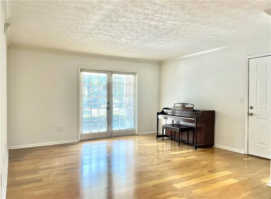 1150 Collier Road Nw Unit 2j, Atlanta, Georgia 30318, 2 Bedrooms Bedrooms, ,2 BathroomsBathrooms,Residential,For Sale,1150 Collier Road Nw Unit 2j,7655340