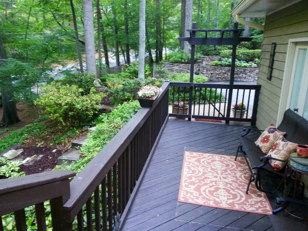 7169 Riverside Drive, Atlanta, Georgia 30328, 3 Bedrooms Bedrooms, ,3 BathroomsBathrooms,Residential,Sold,7169 Riverside Drive,5384662