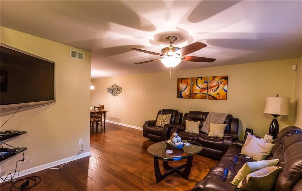 906 Brighton Point Unit 906, Atlanta, Georgia 30328, 2 Bedrooms Bedrooms, ,2 BathroomsBathrooms,Residential,Sold,906 Brighton Point Unit 906,5773632