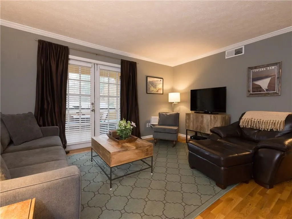1150 Collier Road Nw Unit H4, Atlanta, Georgia 30318, 1 Bedroom Bedrooms, ,1 BathroomBathrooms,Residential,Sold,1150 Collier Road Nw Unit H4,5780109