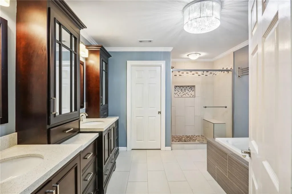 7155 Roswell Road Unit 13, Sandy Springs, Georgia 30328, 3 Bedrooms Bedrooms, ,3 BathroomsBathrooms,Residential,Sold,7155 Roswell Road Unit 13,7259267