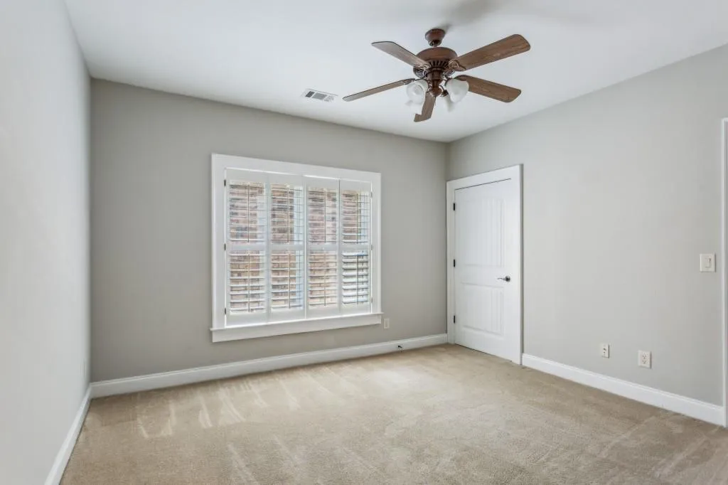 Full Bedroom