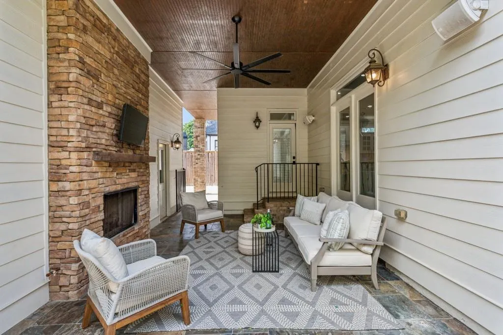 Covered Rear Patio