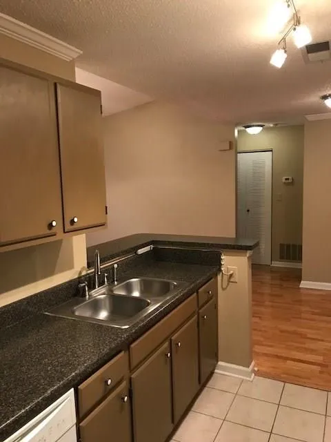 627 Granville Court Unit 627, Sandy Springs, Georgia 30328, 1 Bedroom Bedrooms, ,1 BathroomBathrooms,Residential,Sold,627 Granville Court Unit 627,5950728
