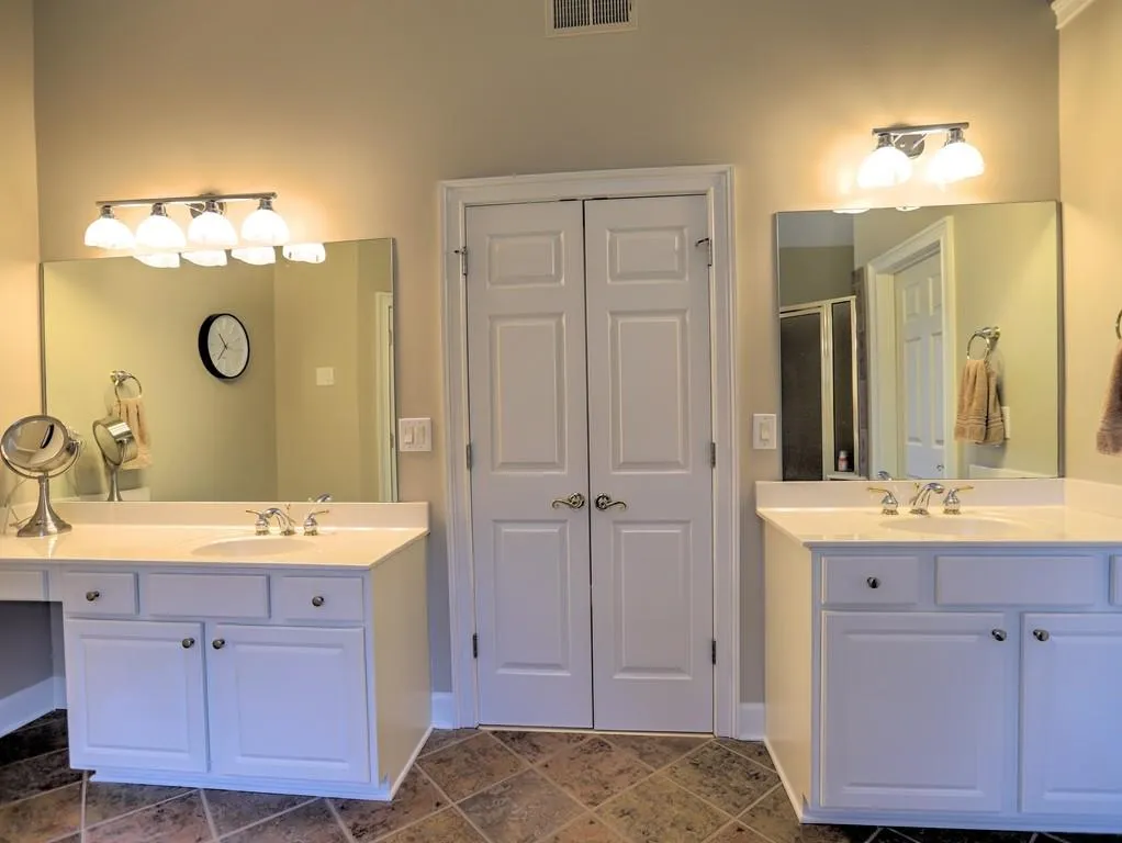 175 Trowbridge Road, Sandy Springs, Georgia 30350, 5 Bedrooms Bedrooms, ,4 BathroomsBathrooms,Residential,Sold,175 Trowbridge Road,6752684