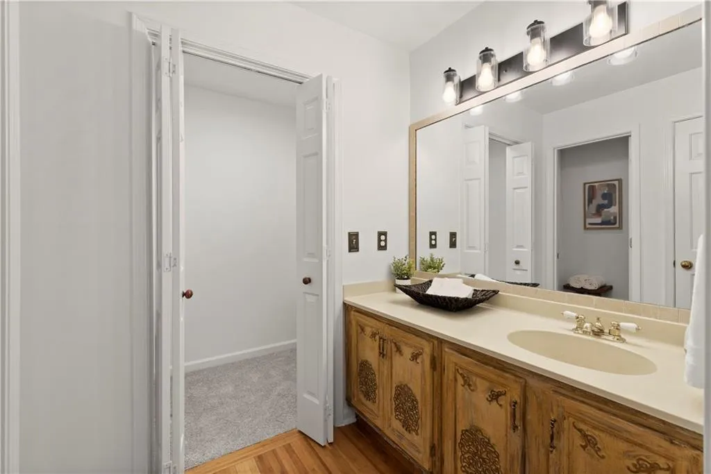 305 Bainbridge Drive, Sandy Springs, Georgia 30327, 2 Bedrooms Bedrooms, ,2 BathroomsBathrooms,Residential,Sold,305 Bainbridge Drive,7080883