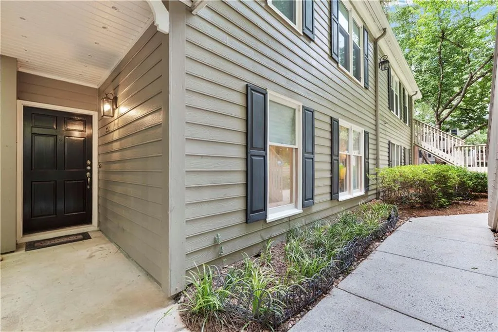 305 Bainbridge Drive, Sandy Springs, Georgia 30327, 2 Bedrooms Bedrooms, ,2 BathroomsBathrooms,Residential,Sold,305 Bainbridge Drive,7080883