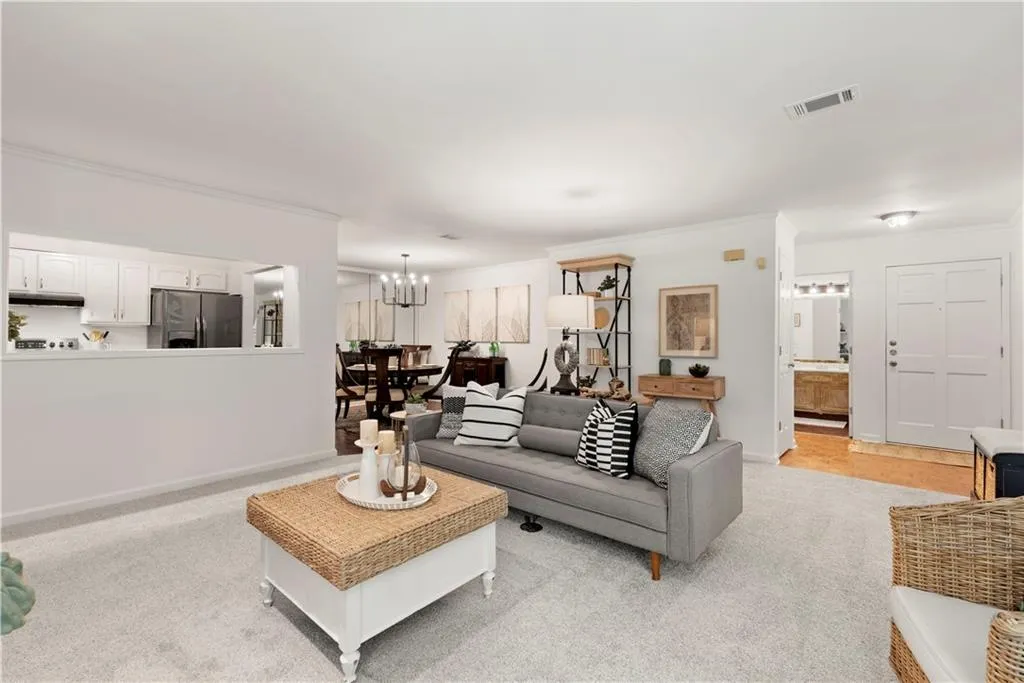 305 Bainbridge Drive, Sandy Springs, Georgia 30327, 2 Bedrooms Bedrooms, ,2 BathroomsBathrooms,Residential,Sold,305 Bainbridge Drive,7080883