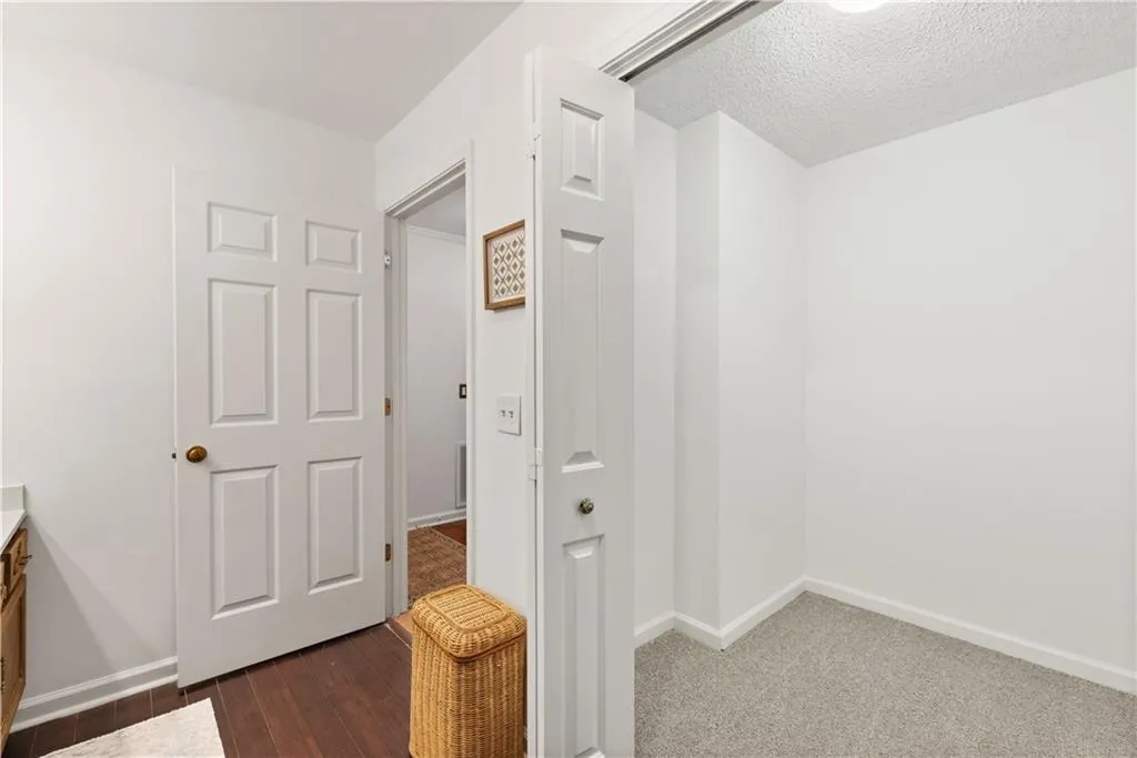 305 Bainbridge Drive, Sandy Springs, Georgia 30327, 2 Bedrooms Bedrooms, ,2 BathroomsBathrooms,Residential,Sold,305 Bainbridge Drive,7080883